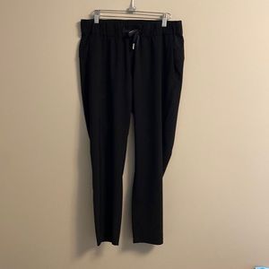 Lululemon on the fly 7/8 woven pant